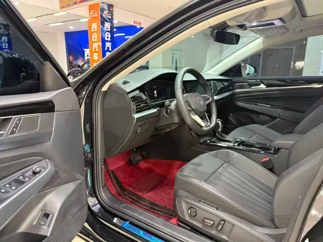 Volkswagen Passat — Фото автомобиля 7