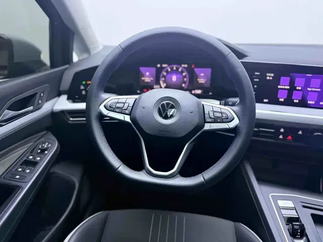 Volkswagen Golf — Фото автомобиля 10