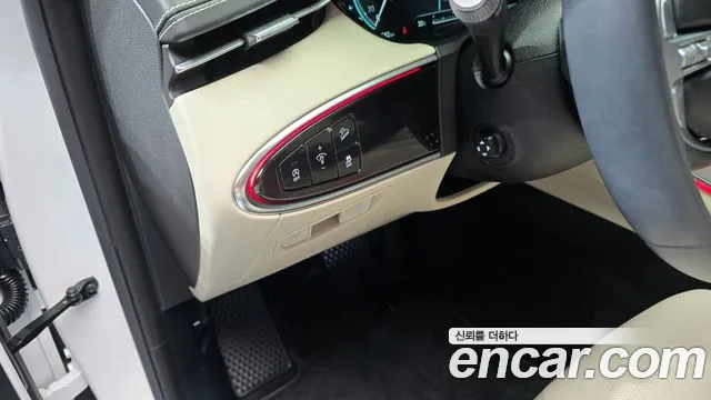 Genesis GV70 — Фото автомобиля 22