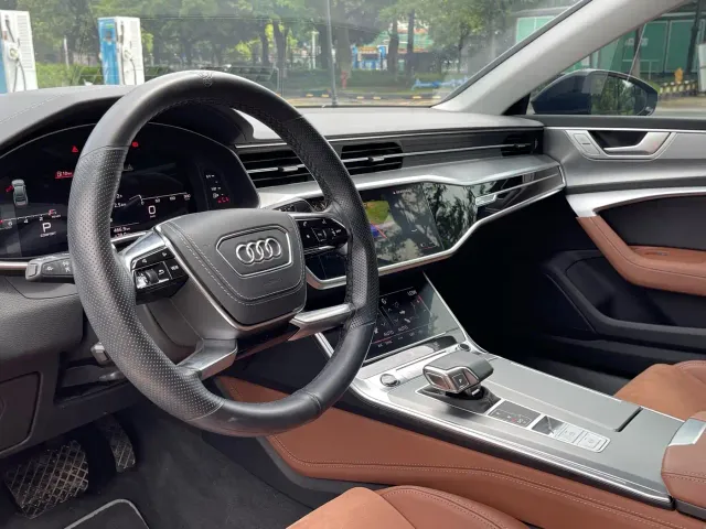 Audi A7L — Фото автомобиля 12