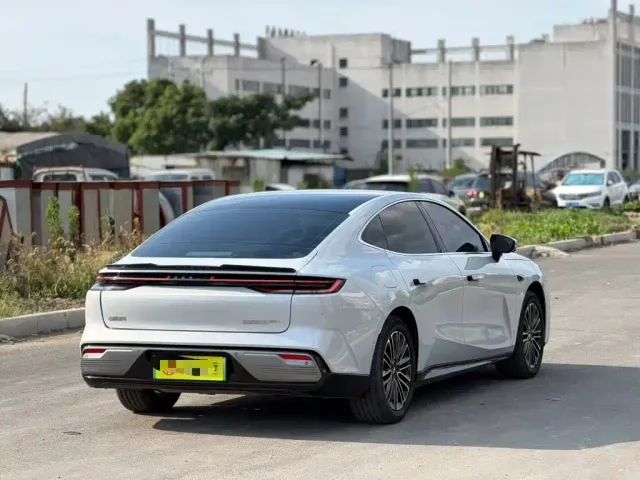 Geely Galaxy Xingyao 8 — Фото автомобиля 6