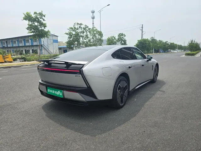 Xpeng P7 — Фото автомобиля 9