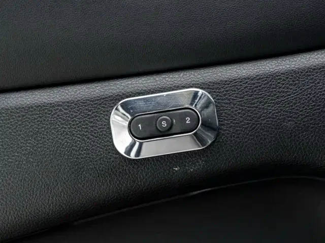 Jeep Grand Cherokee — Фото автомобиля 16