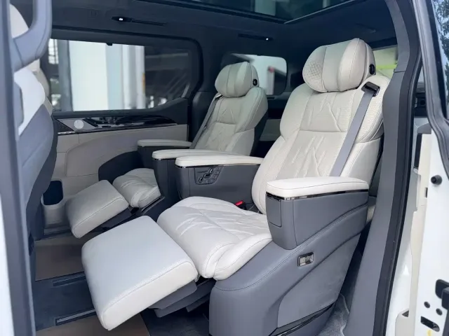 ZEEKR Zeekr 009 2024 7-Seat Aisle AWD Version 108kWh — Фото автомобиля 16