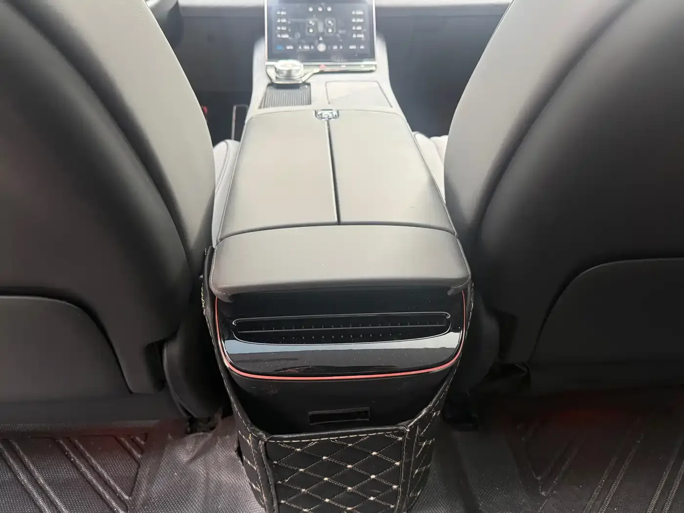 Voyah Auto VOYAH Zhuiguang 2023 4WD Flagship Edition — Фото автомобиля 21