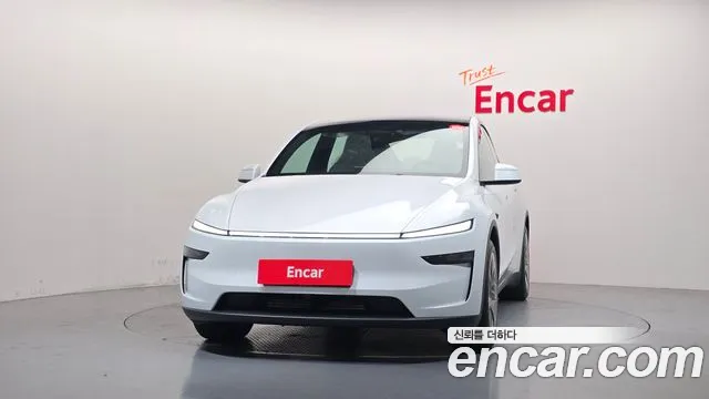 Tesla Model Y — Фото автомобиля 3