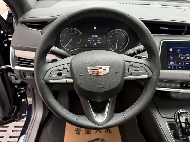 Cadillac XT4 — Фото автомобиля 24