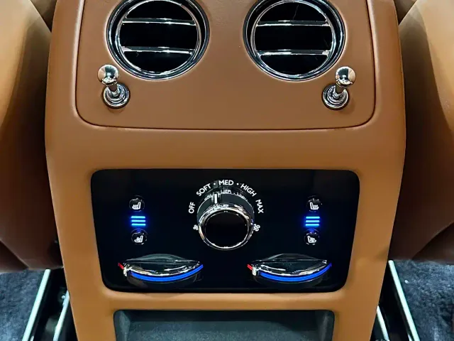 Rolls-Royce Ghost — Фото автомобиля 24