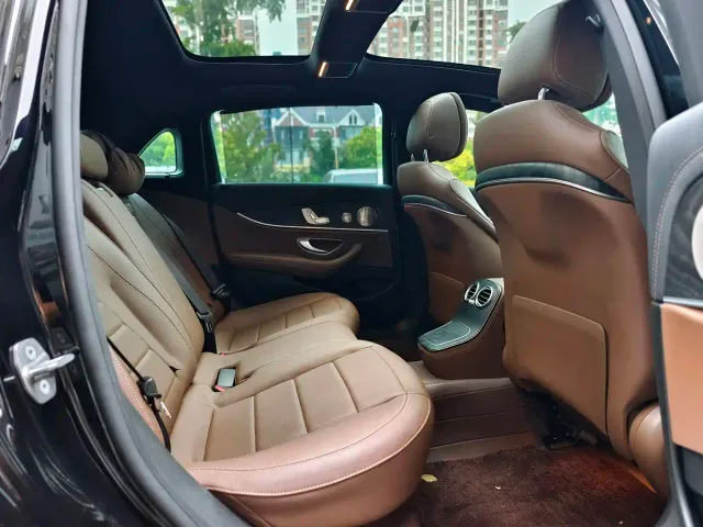 Mercedes-Benz E-Class — Фото автомобиля 10