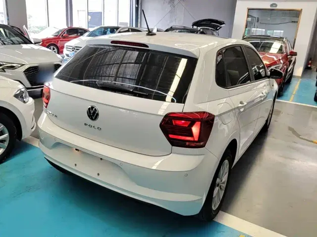 Volkswagen Polo — Фото автомобиля 6