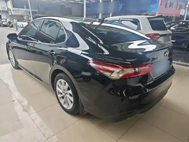 Toyota Camry — Фото автомобиля 4