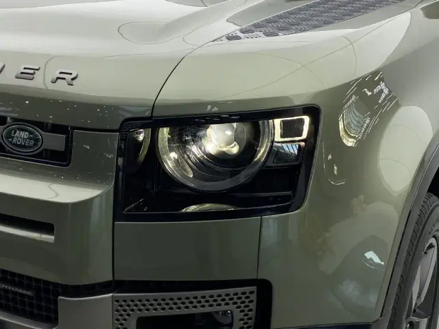 Land Rover Defender — Фото автомобиля 4