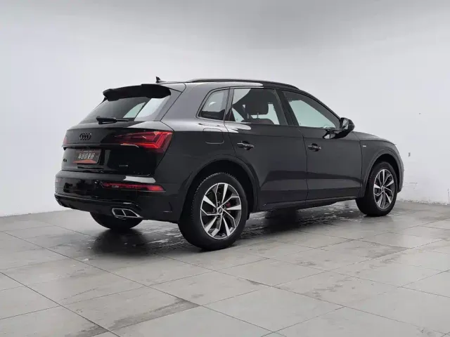 Audi Q5L — Фото автомобиля 2