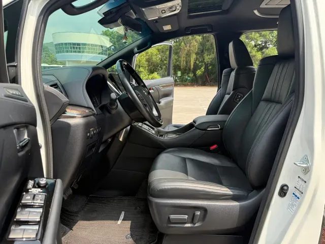 Toyota Alphard — Фото автомобиля 6