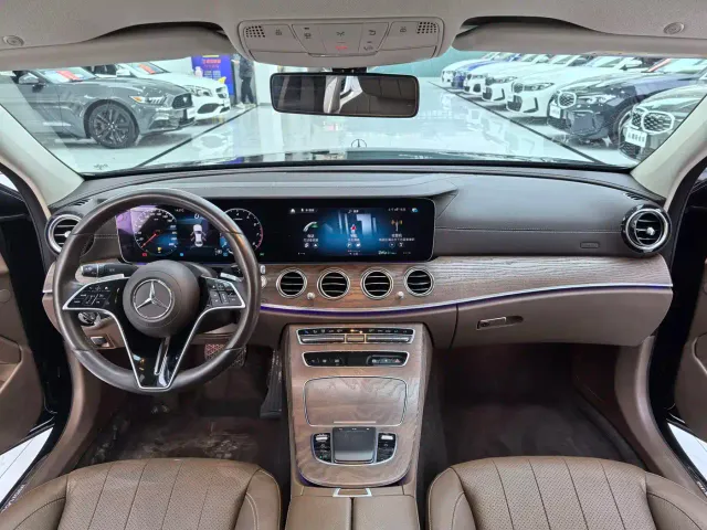 Mercedes-Benz E-Class — Фото автомобиля 7