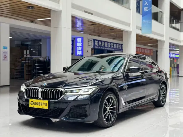 Фотография автомобиля — BMW 5 Series