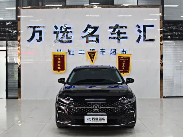 Volkswagen Passat — Фото автомобиля 2