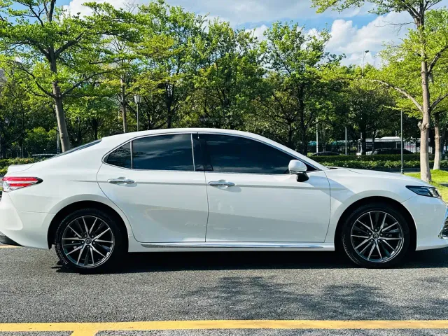 Toyota Camry — Фото автомобиля 10