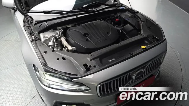 Volvo S90 — Фото автомобиля 9