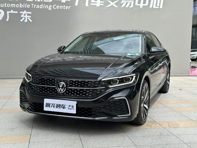 Volkswagen Passat — Фото автомобиля 18