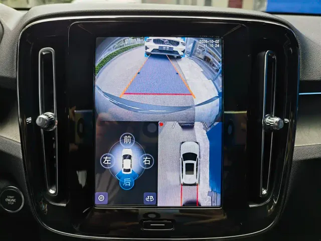 Volvo XC40 — Фото автомобиля 14