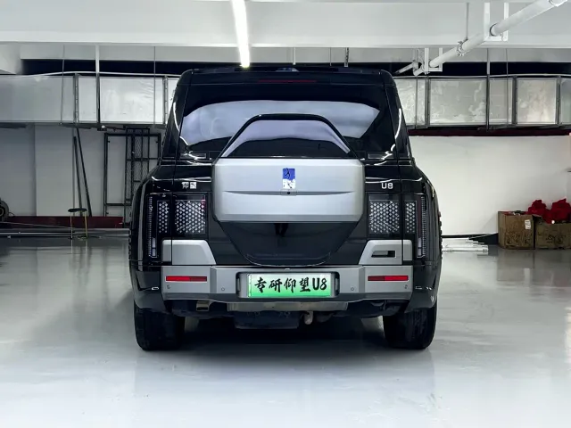BYD U8 — Фото автомобиля 11