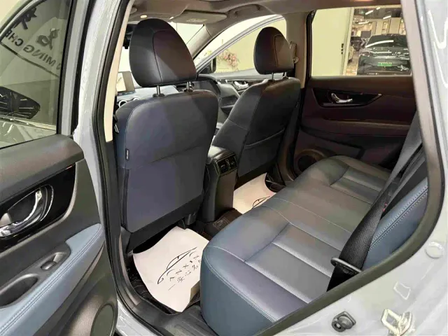Nissan X-Trail — Фото автомобиля 10