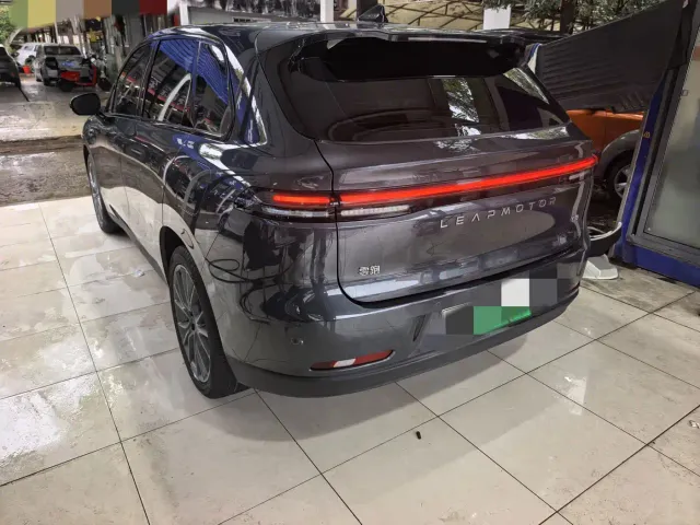 Leapmotor C10 — Фото автомобиля 16