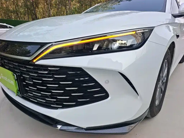 BYD Qin L — Фото автомобиля 23