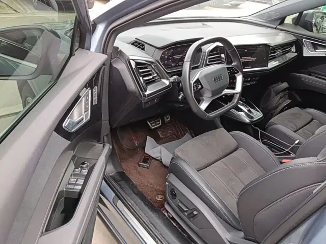 Audi Q4 e-tron — Фото автомобиля 15