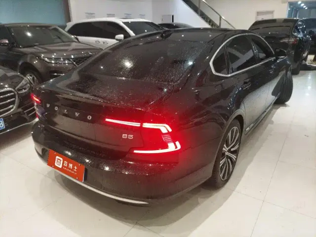 Volvo S90 — Фото автомобиля 10
