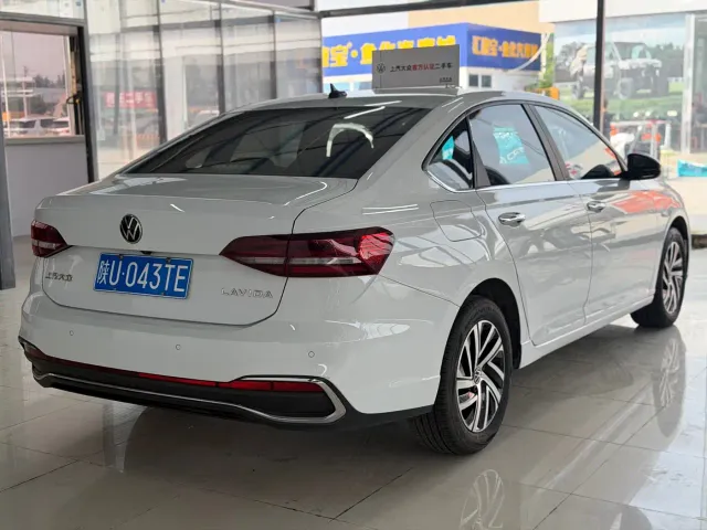 Volkswagen Lavida — Фото автомобиля 16