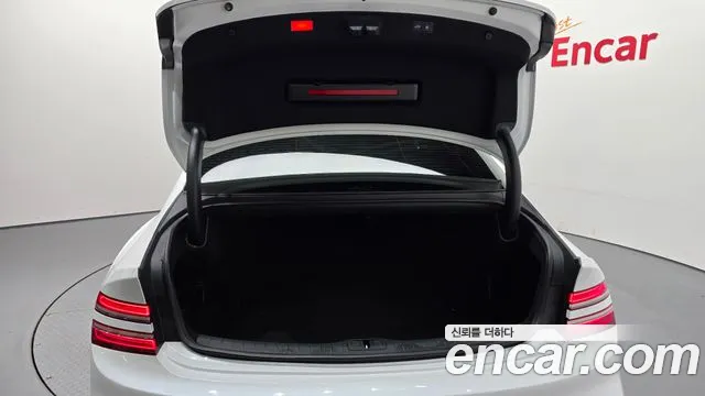 Genesis G80 RG3 — Фото автомобиля 30