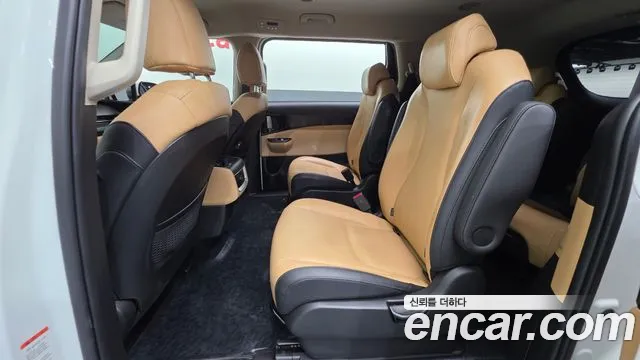Kia Canival Carnival 4 поколение Дизель 9 мест Prestige — Фото автомобиля 12