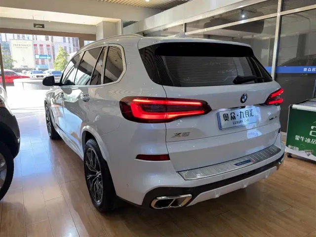 BMW X5 — Фото автомобиля 12