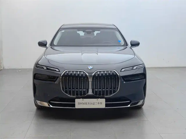 BMW 7 Series — Фото автомобиля 2