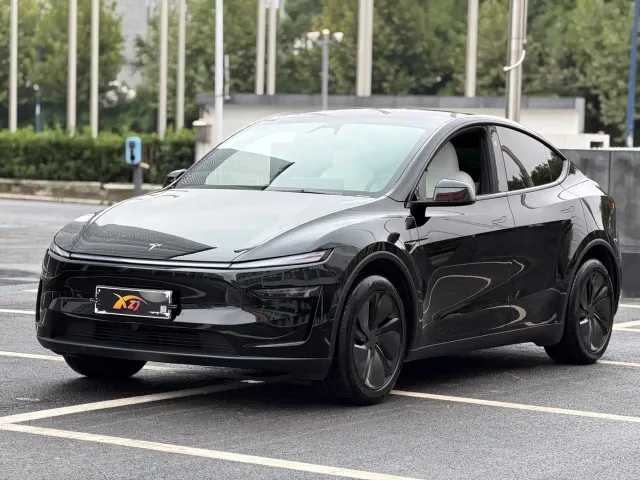 Фотография автомобиля — Tesla Model Y