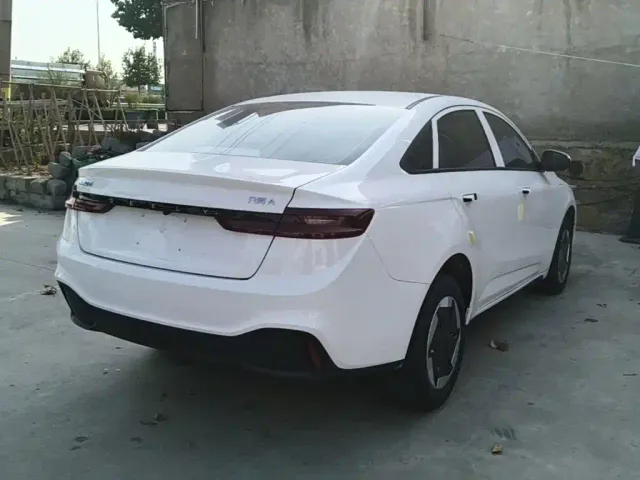 Geely Geometry A — Фото автомобиля 6