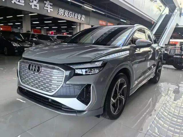 Фотография автомобиля — Audi Q4 e-tron