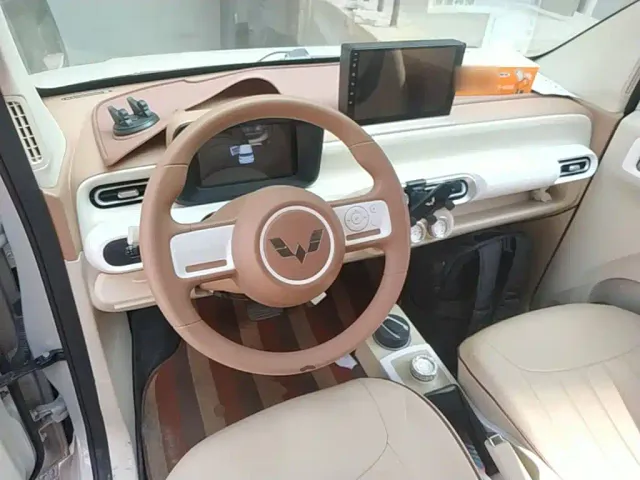 Wuling Hongguang Mini EV — Фото автомобиля 9