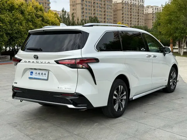 Toyota Granvia — Фото автомобиля 9