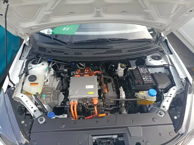 Dongfeng Fengshen E70 — Фото автомобиля 9
