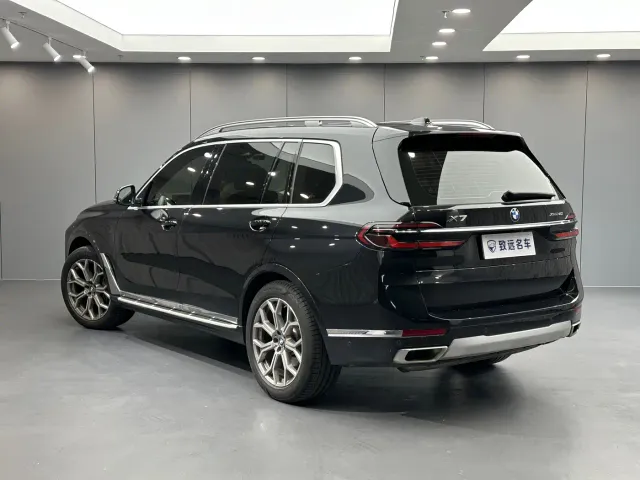 BMW X7 — Фото автомобиля 6