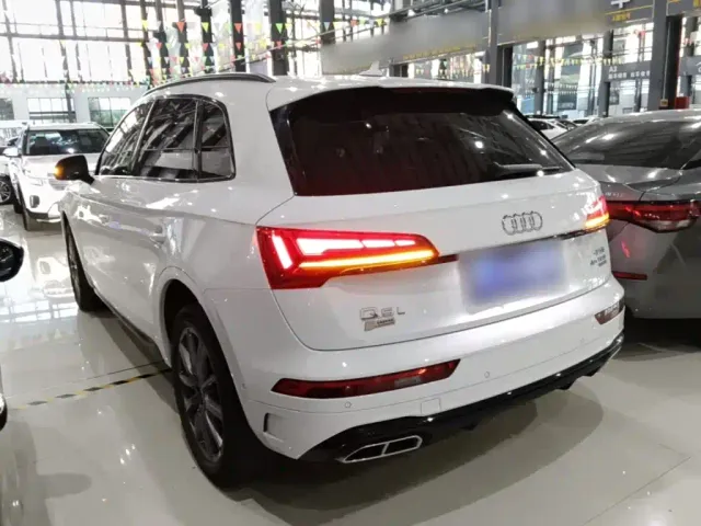 Audi Q5L — Фото автомобиля 4