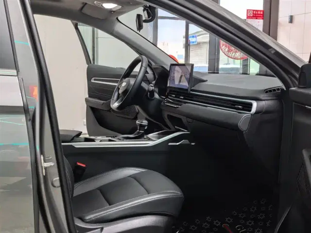 Geely Emgrand — Фото автомобиля 6