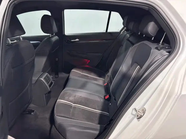 Volkswagen Golf — Фото автомобиля 8