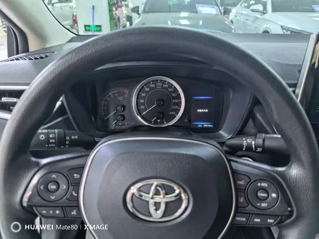 Toyota Corolla — Фото автомобиля 10