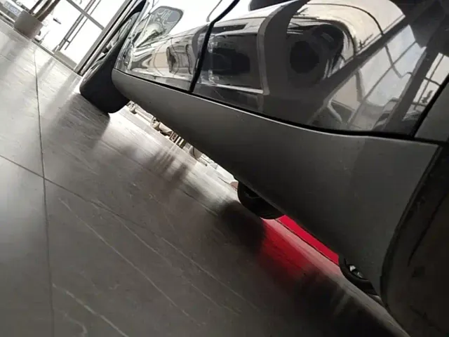 Tesla Model Y — Фото автомобиля 21