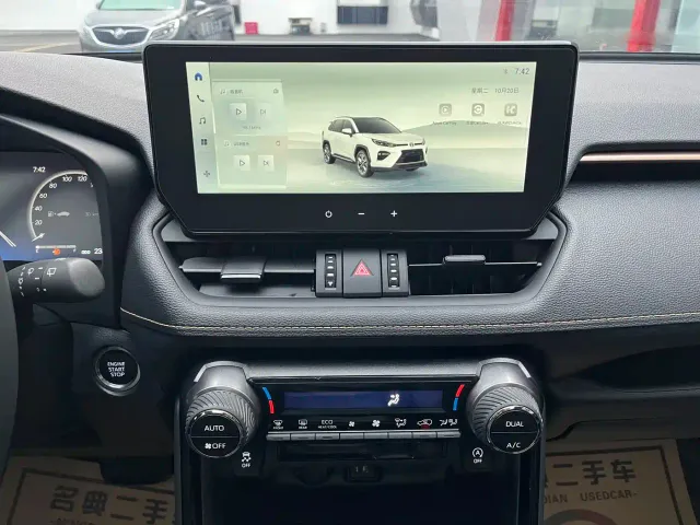 Toyota Wildlander — Фото автомобиля 10