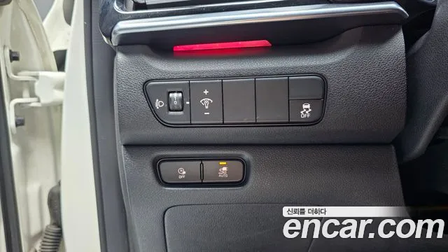Kia Niro — Фото автомобиля 16